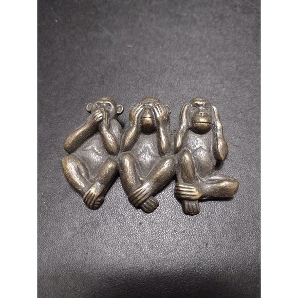 ***Final Sale*** Brass tone see, hear, speak no evil monkey brooch - Picture 1 of 7